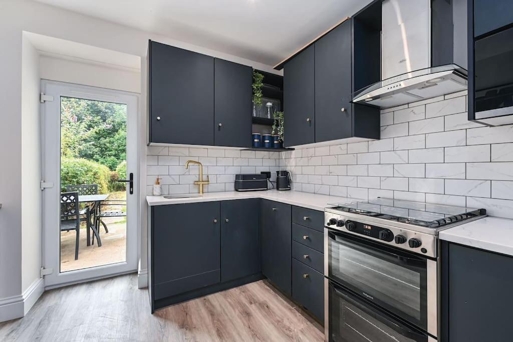 Stunning Spacious Duplex With Garden 141A Hastings Exteriér fotografie